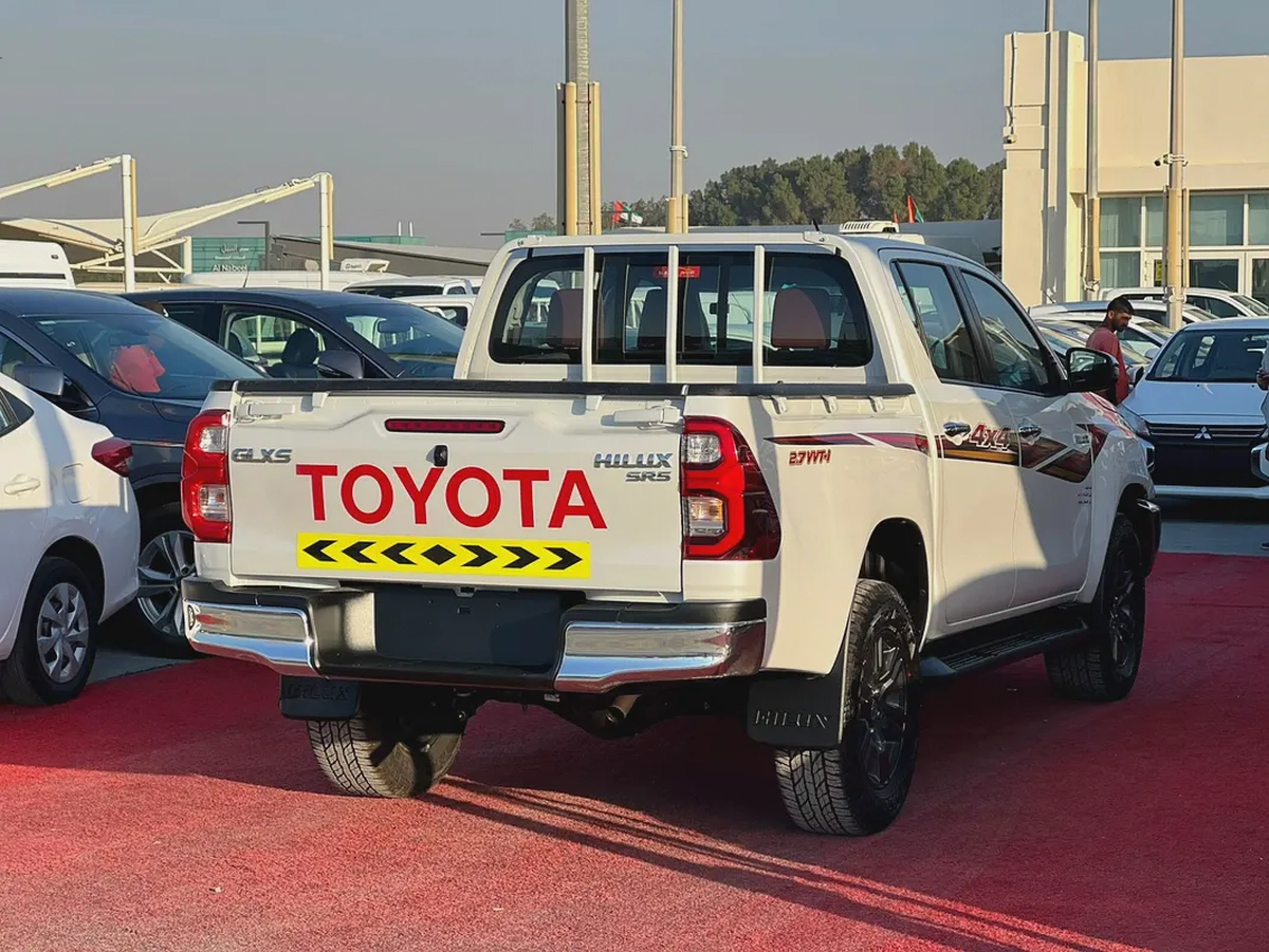 2025 | Toyota Hilux | 4X4 | Petrol | Full Automatic | GCC | Ref#936-5-5