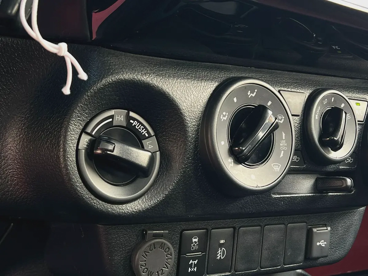 2024 | Toyota Hilux | Diesel | 4X4 | Full Automatic | Ref#874-13-13