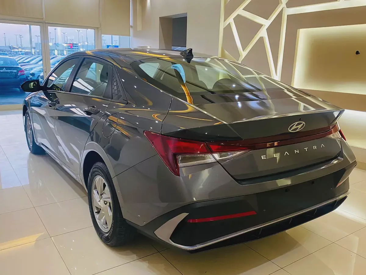 2025 Hyundai Elantra GLS GCC Specs - Brand New Condition-5-5