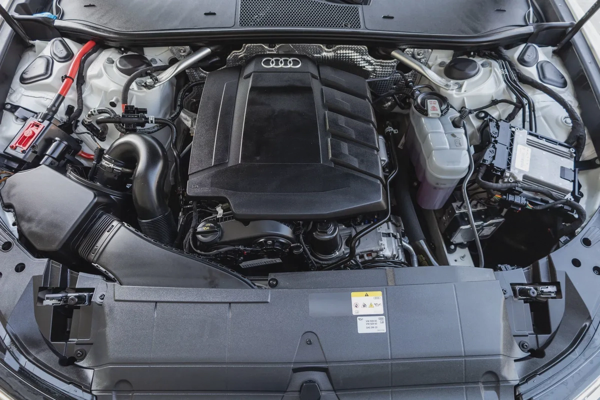 Audi A6 2024-14-14