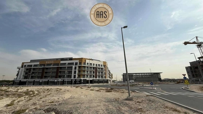 land available for in prime location in al medan-0