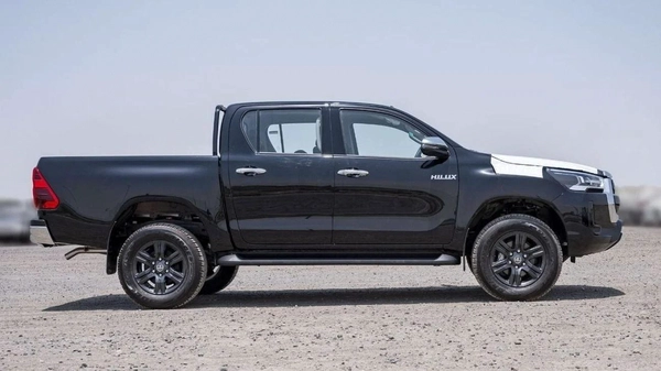 Toyota Hilux 2.4L Diesel AT 4x4 Full Option 2025