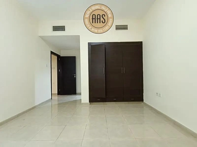 Very Spacious 2Bhk Living available in 68000-9
