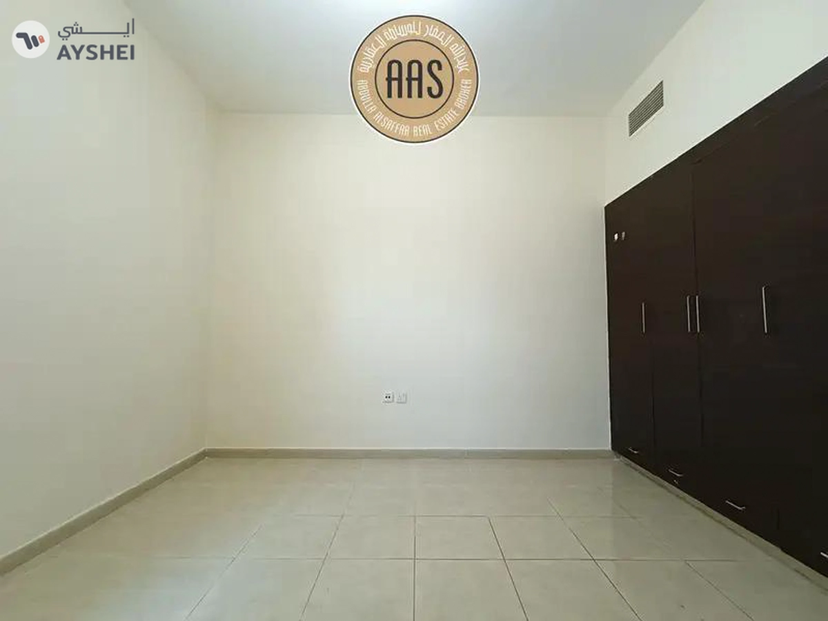 Very Spacious 2Bhk Living available in 68000-11-11