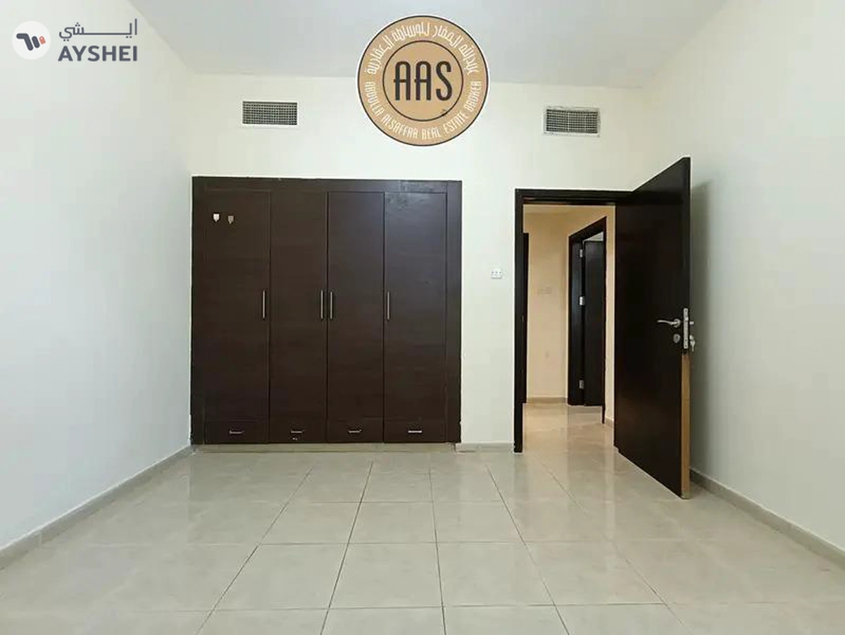 Very Spacious 2Bhk Living available in 68000-12-12