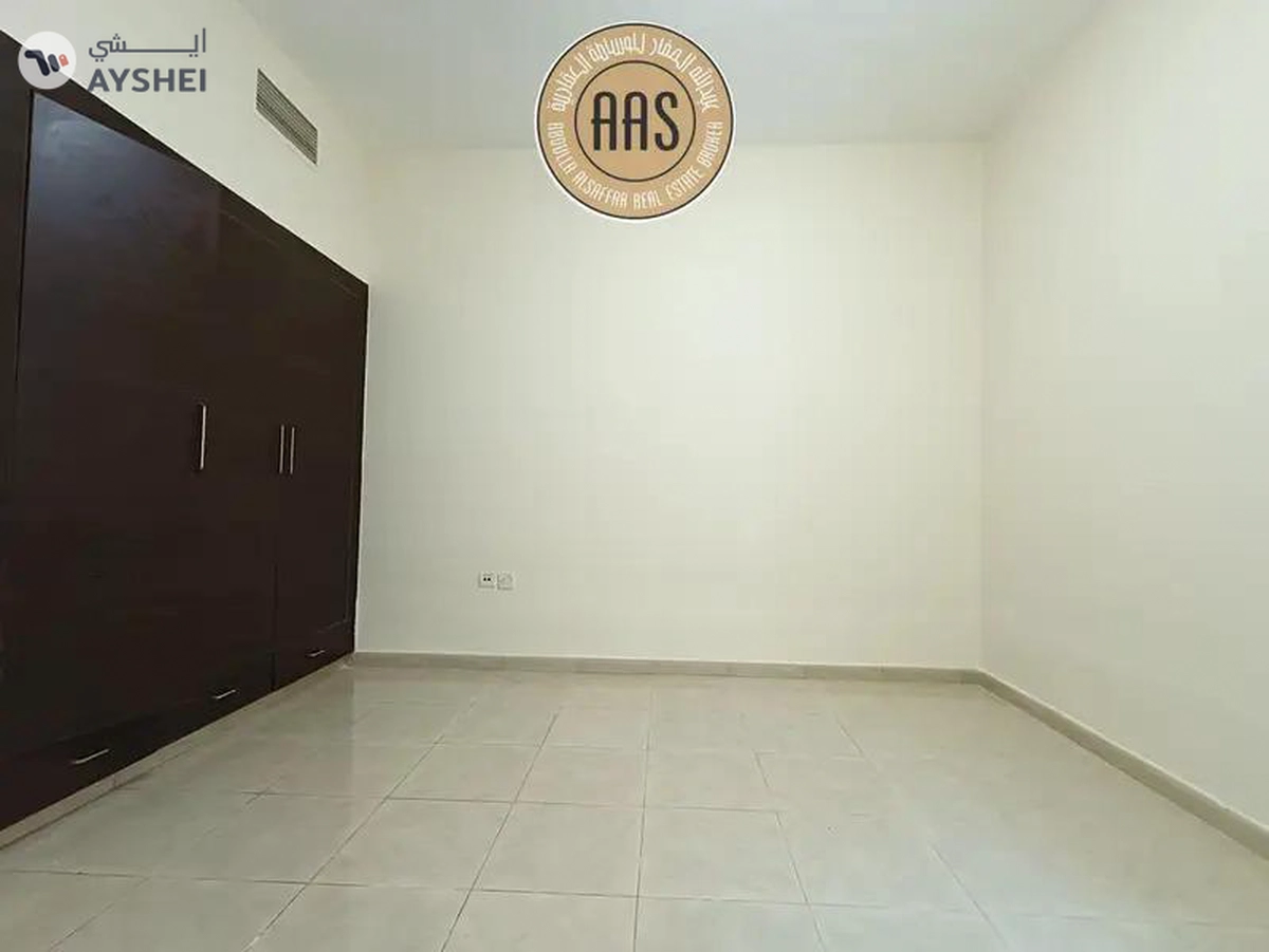 Very Spacious 2Bhk Living available in 68000-8-8