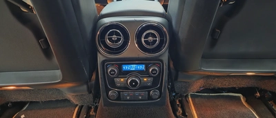 Jaguar XJ 2019 Luxury GCC XJ 50 Rear Entertainment Warranty and Finance-11