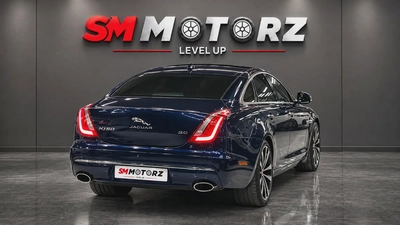 Jaguar XJ 2019 Luxury GCC XJ 50 Rear Entertainment Warranty and Finance-4