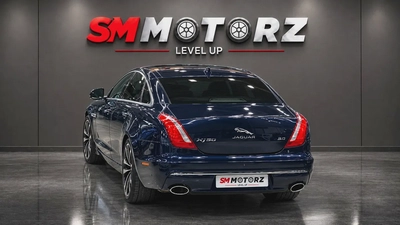 Jaguar XJ 2019 Luxury GCC XJ 50 Rear Entertainment Warranty and Finance-6