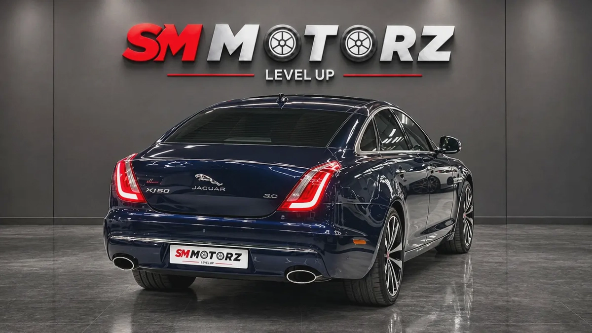 Jaguar XJ 2019 Luxury GCC XJ 50 Rear Entertainment Warranty and Finance-4-4
