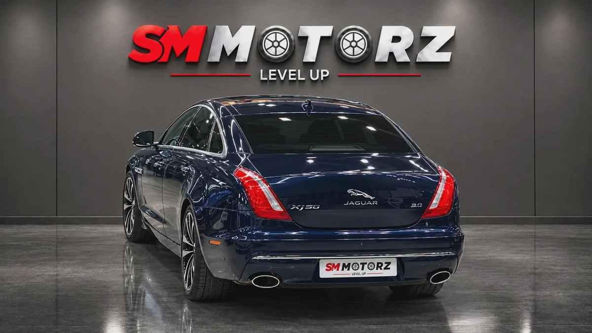 Jaguar XJ 2019 Luxury GCC XJ 50 Rear Entertainment Warranty and Finance-6-6