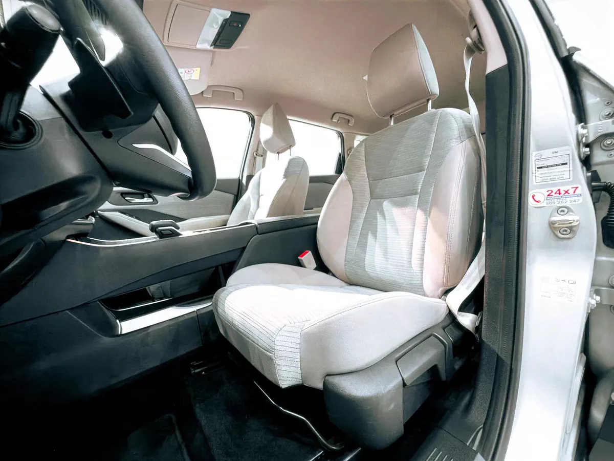 2023 Nissan X-Trail S 2.5L V4 // EMI Starts from 1,300 AED-3-3