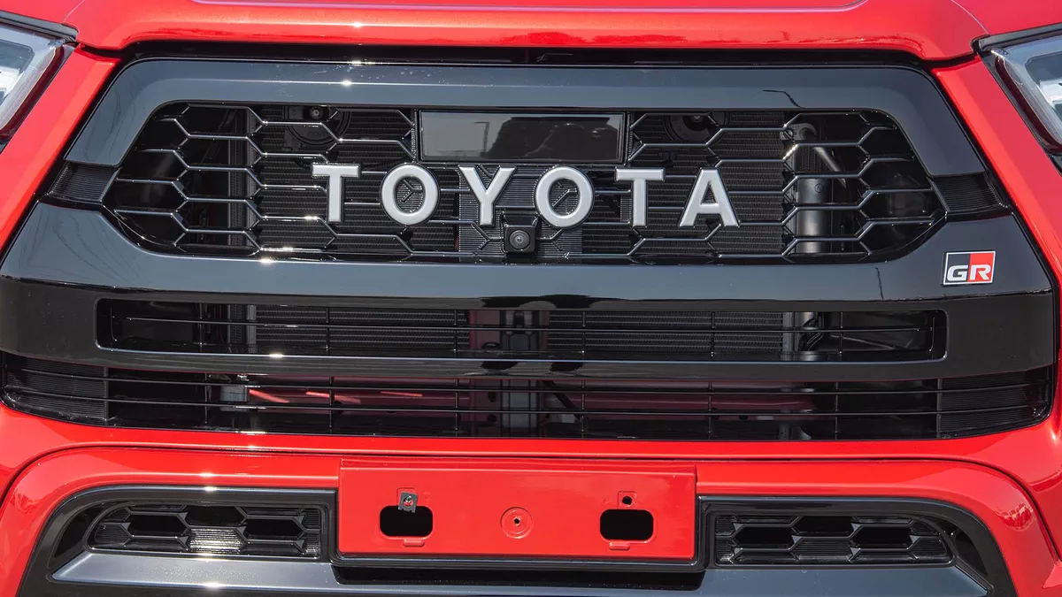 2026 Toyota Hilux-8-8