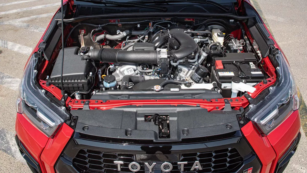 2026 Toyota Hilux-10-10