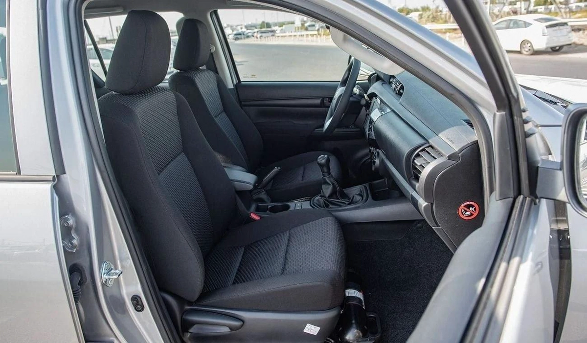Toyota Hilux TOYOTA HILUX DC 2.4D MT 4X4 P.WINDOW MY2024 – SILVER-4-4