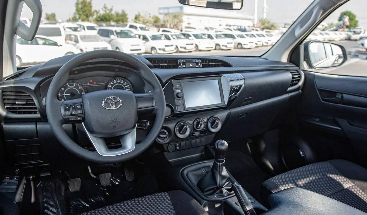 Toyota Hilux TOYOTA HILUX DC 2.4D MT 4X4 P.WINDOW MY2024 – SILVER-18-18