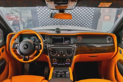 Rolls-Royce Cullinan | Black Badge Kit | Carbon Fiber Interior | Bespoke Premium Sound System | 2020-8