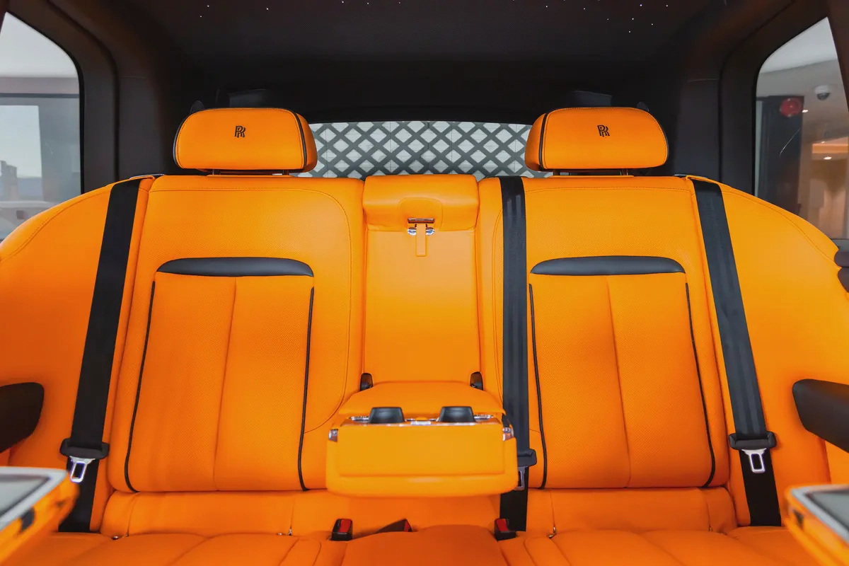 Rolls-Royce Cullinan | Black Badge Kit | Carbon Fiber Interior | Bespoke Premium Sound System | 2020-13-13