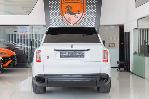 Rolls-Royce Cullinan | Black Badge Kit | Carbon Fiber Interior | Bespoke Premium Sound System | 2020