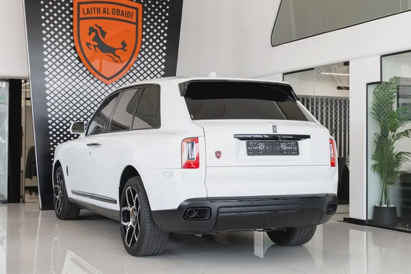 Rolls-Royce Cullinan | Black Badge Kit | Carbon Fiber Interior | Bespoke Premium Sound System | 2020