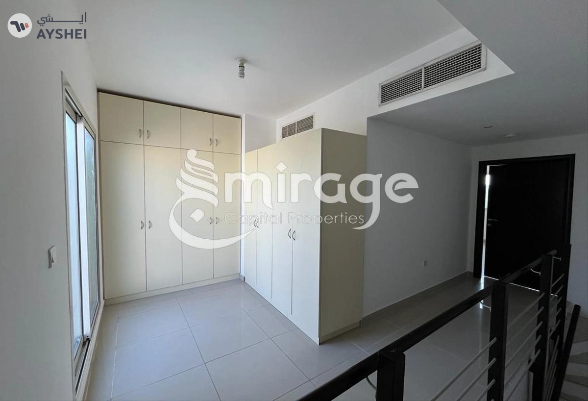 TOWNHOUSE FOR SALE IN DESERT STYLE, AL REEF VILLAS