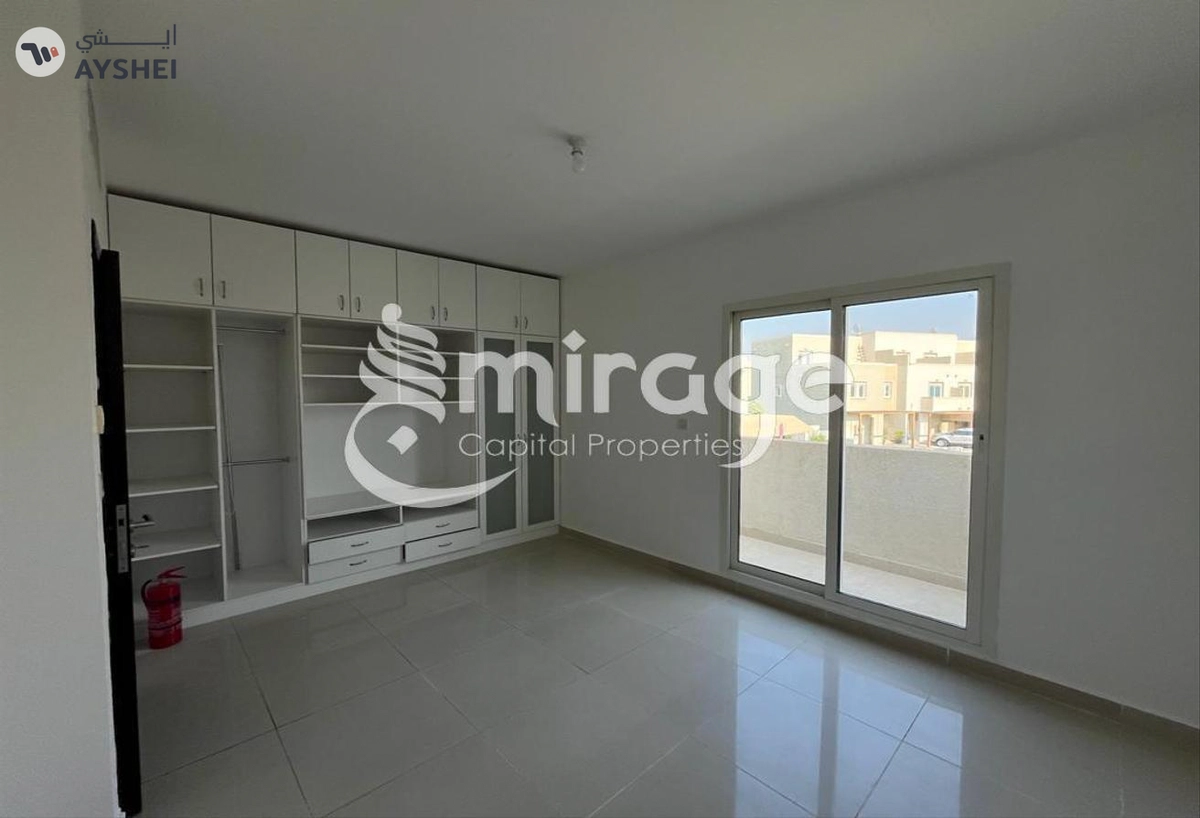 TOWNHOUSE FOR SALE IN DESERT STYLE, AL REEF VILLAS