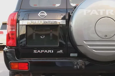 Nissan Patrol Safari - 2022 - Safari Trim - GCC Specs - Excellent Condition-7