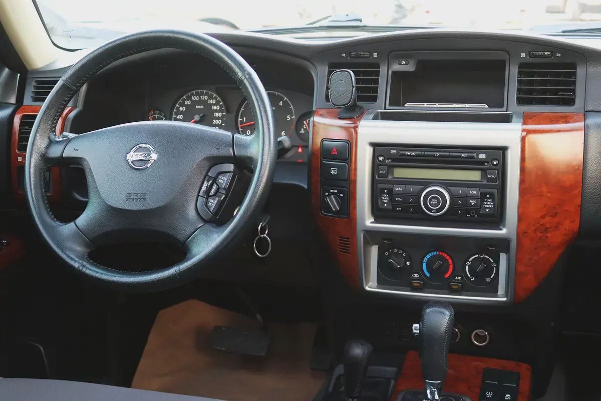Nissan Patrol Safari - 2022 - Safari Trim - GCC Specs - Excellent Condition-15-15
