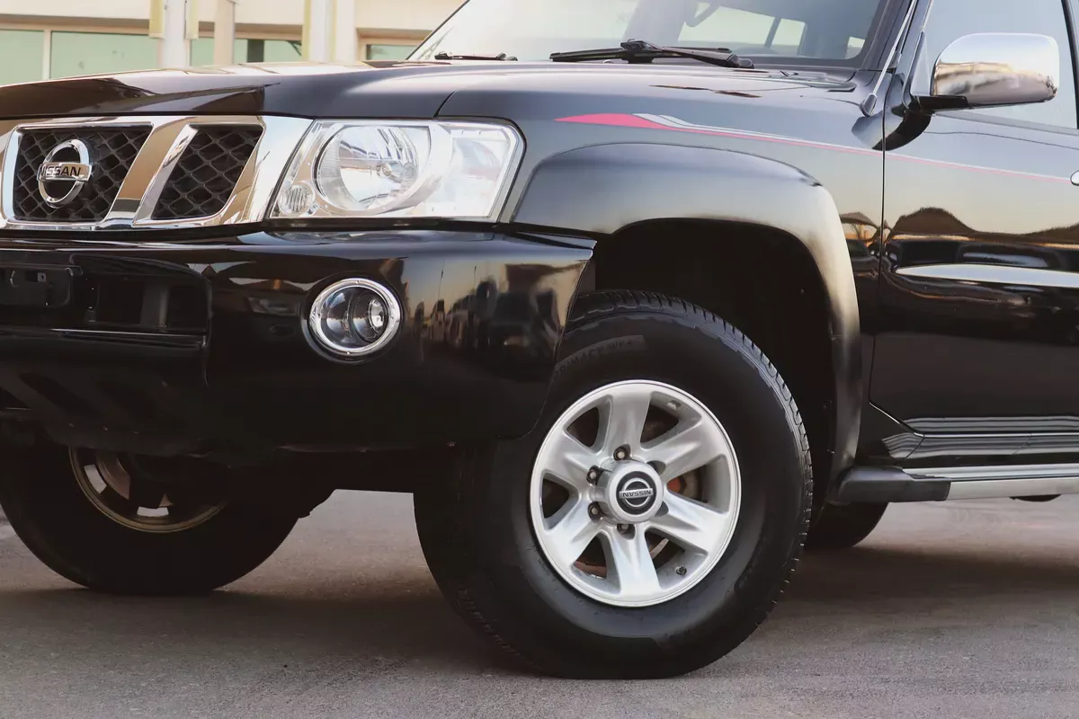 Nissan Patrol Safari - 2022 - Safari Trim - GCC Specs - Excellent Condition-8-8