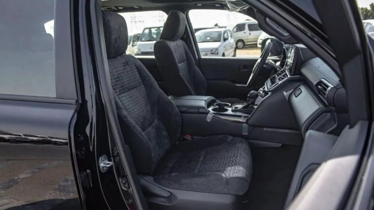 Toyota Land Cruiser GXR Toyota Land Cruiser GXR 4.0L Petrol with sunroof 2024-8-0