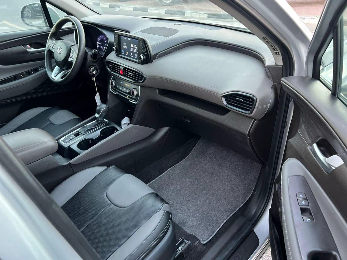 Hyundai Santa Fe 2019 Hyndai Santafe MidOption+ - 2.4L V4 - 4x4 AWD - Rear Camera - Leather Seat  5-12-0