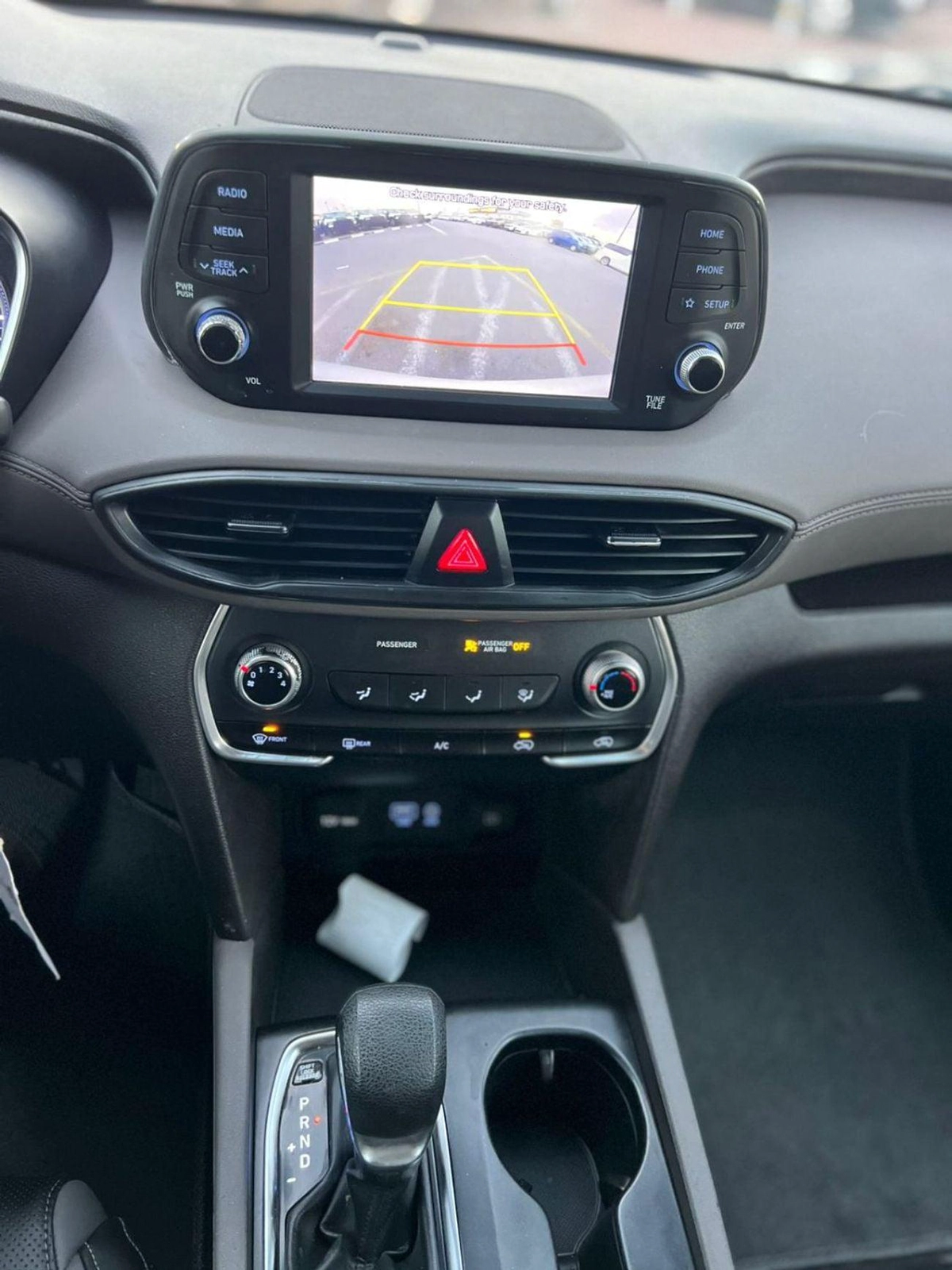 Hyundai Santa Fe 2019 Hyndai Santafe MidOption+ - 2.4L V4 - 4x4 AWD - Rear Camera - Leather Seat  5-18-0