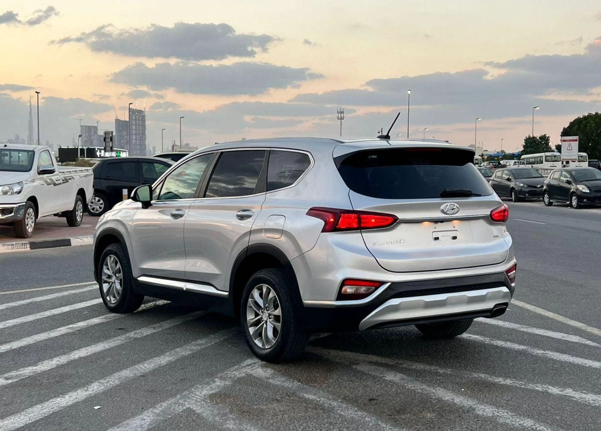 Hyundai Santa Fe 2019 Hyndai Santafe MidOption+ - 2.4L V4 - 4x4 AWD - Rear Camera - Leather Seat  5-4-0