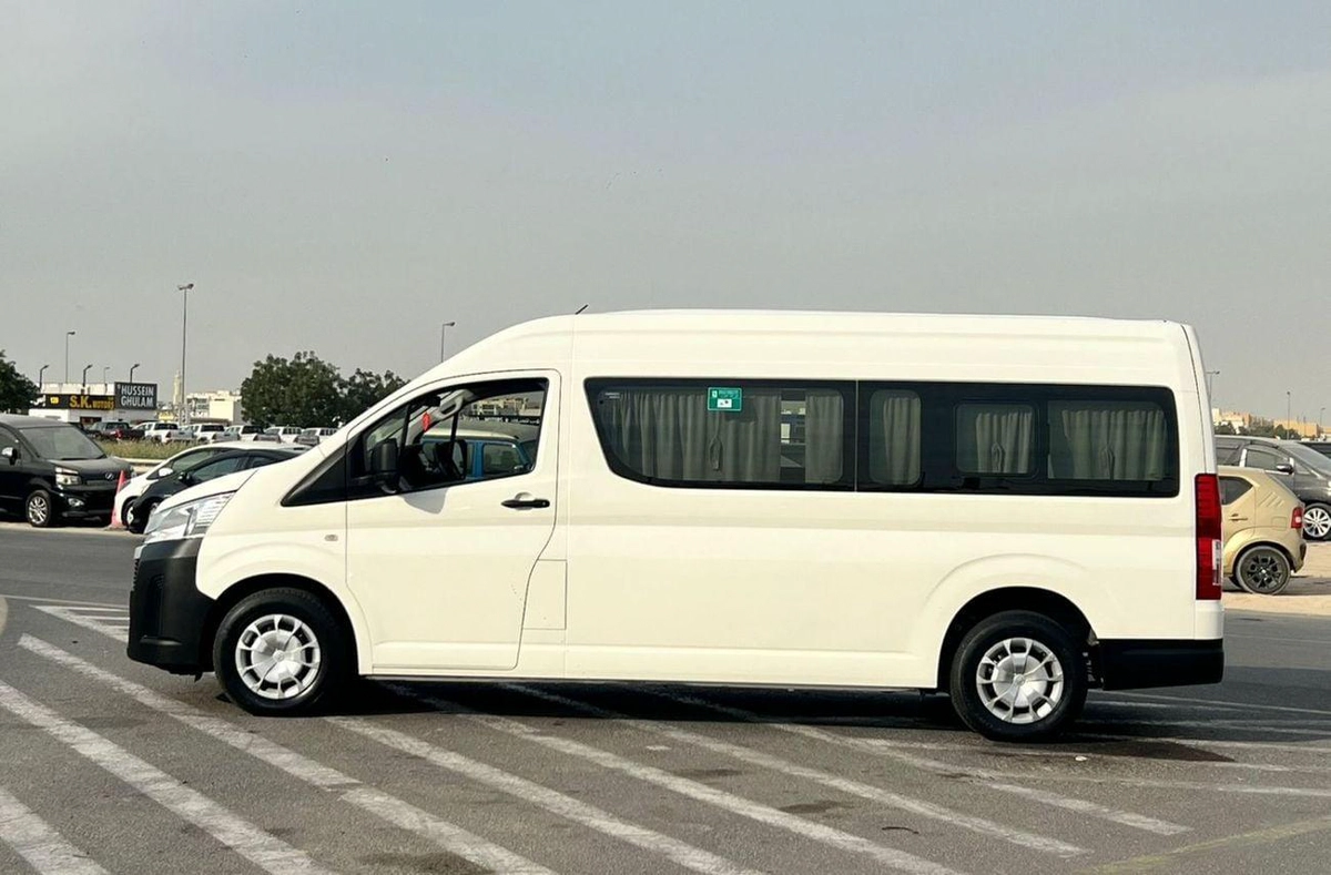 Toyota Hiace 2023 Toyota Hiace GL 3.5L V6 - GCC - Passenger Full Automatic - Patrol - 13 Seater - No Accident - 8-3-0