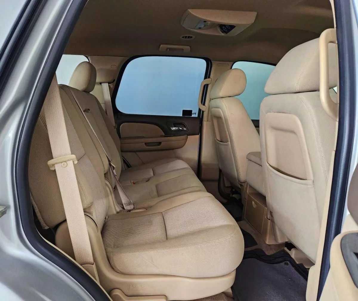 Chevrolet Tahoe LS LT 5.3L-8CYL - EXCELLENT CONDITION-8-0