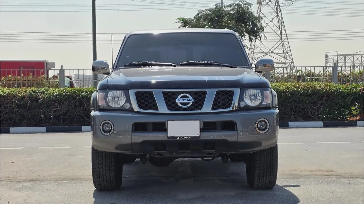 Nissan Patrol Super Safari Oustoura Edition (Black Red)-2-2