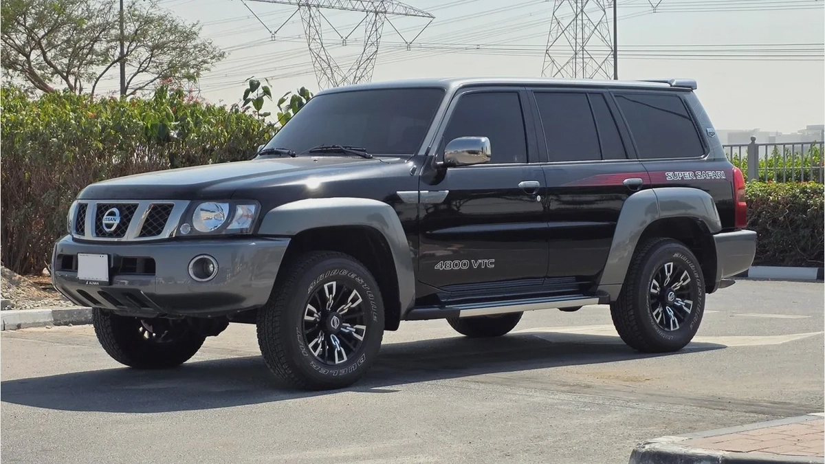 Nissan Patrol Super Safari Oustoura Edition (Black Red)-3-3