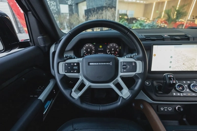 Land Rover Defender 90 2024-13