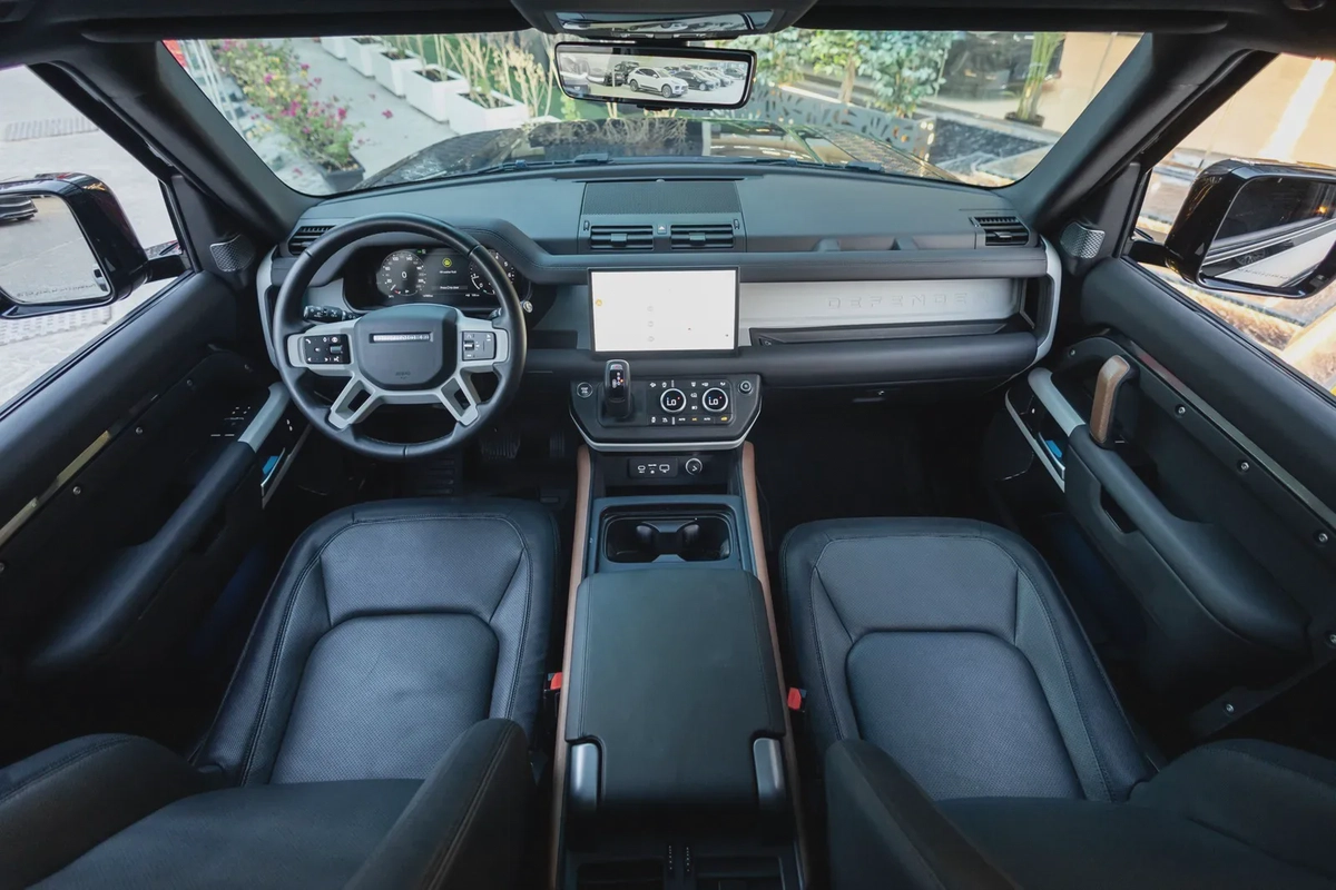 Land Rover Defender 90 2024-1-1