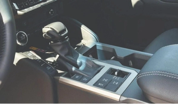 Toyota Prado toyota prado luxury 2.4 petrol 2025