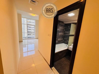 SPACIOUS 2BHK || FAMILY BUILDING || NEAR TO METRO-10