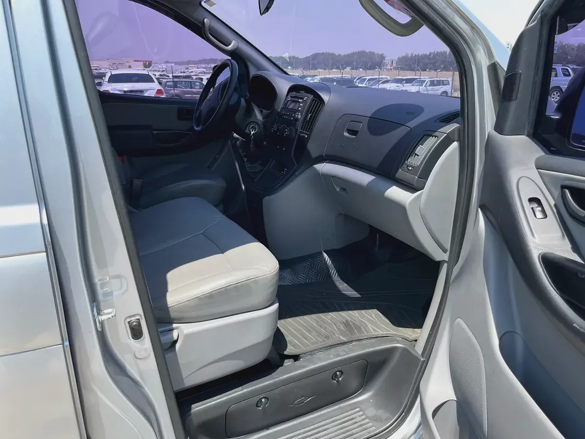Hyundai H1 GLS 2014 Korean Specs-6-6