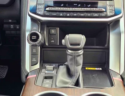 Toyota Land Cruiser VXR VX | 4.0L V6 PETROL | PWR WITH LEATHER SEATS  | DVD CAMERA | JBL SPEAKERS | SUNROOF (CODE#VX4MA)-9