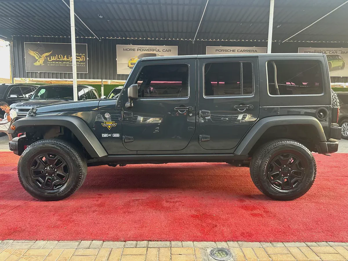 Jeep Wrangler Sahara 2018 GCC Specs - Pristine Condition-4-4