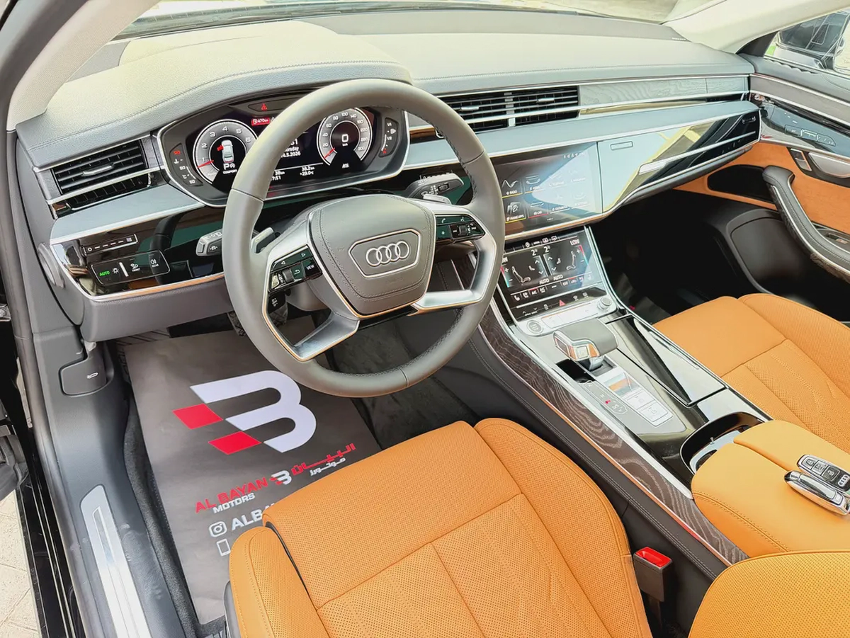 اودي A8 55 TFSI Quattro اسود / زعفراني 2026 (النابوذة)-10-10