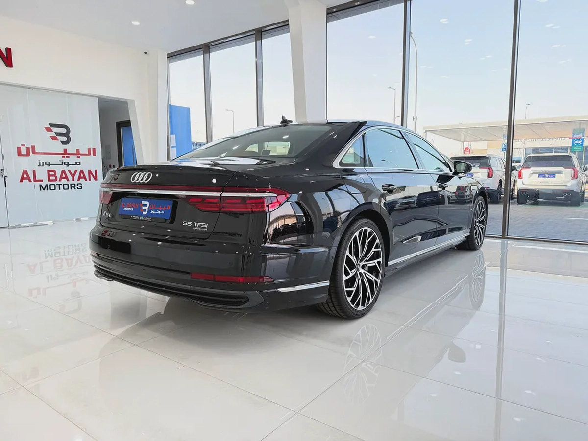 اودي A8 55 TFSI Quattro اسود / زعفراني 2026 (النابوذة)-2-2