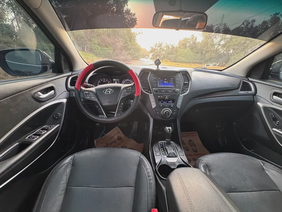 2017 Hyundai Santa Fe Sport | Canadian Specs | Well Maintained-8-8