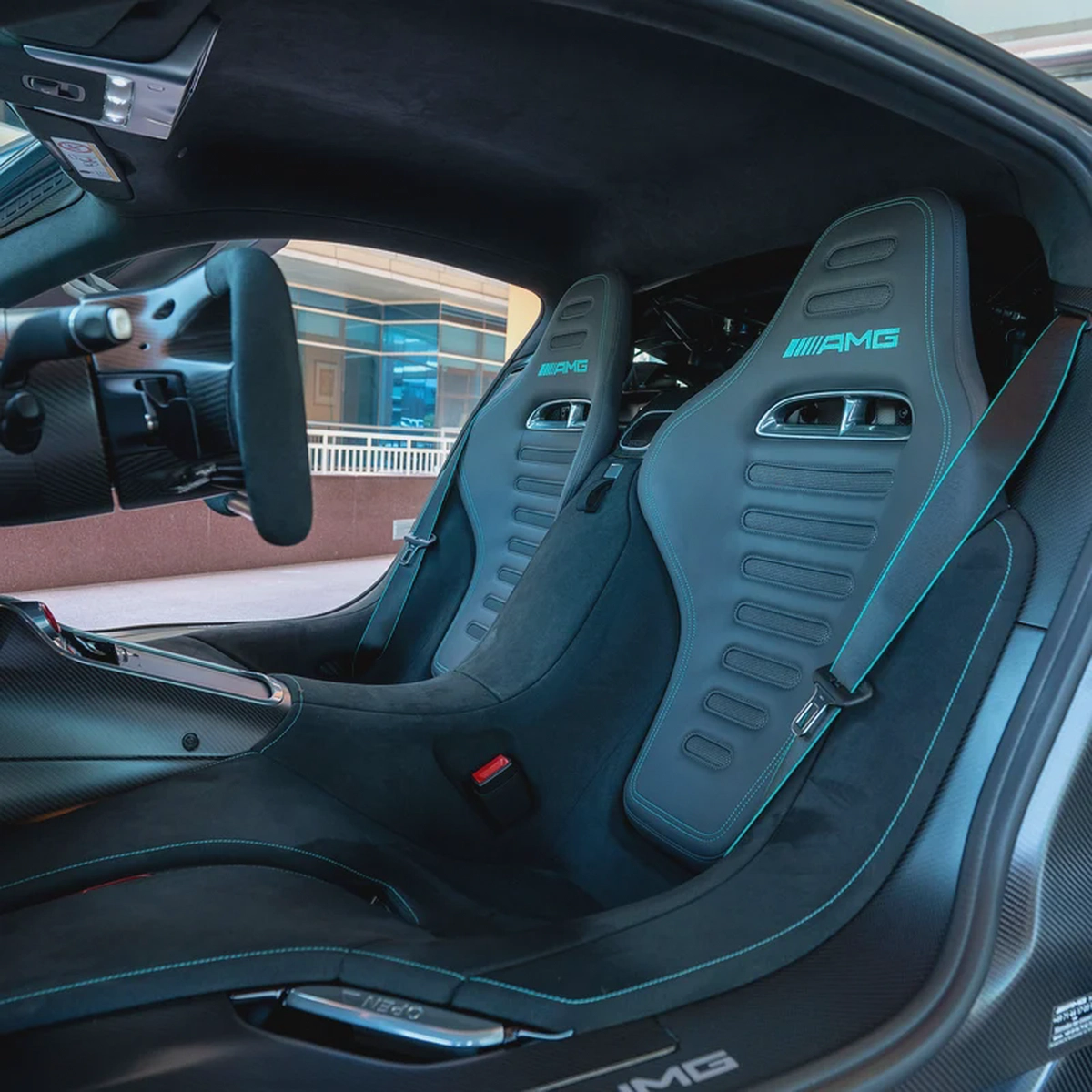 2024 MERCEDES AMG ONE BRAND NEW ( 1 OF 275)-9-9
