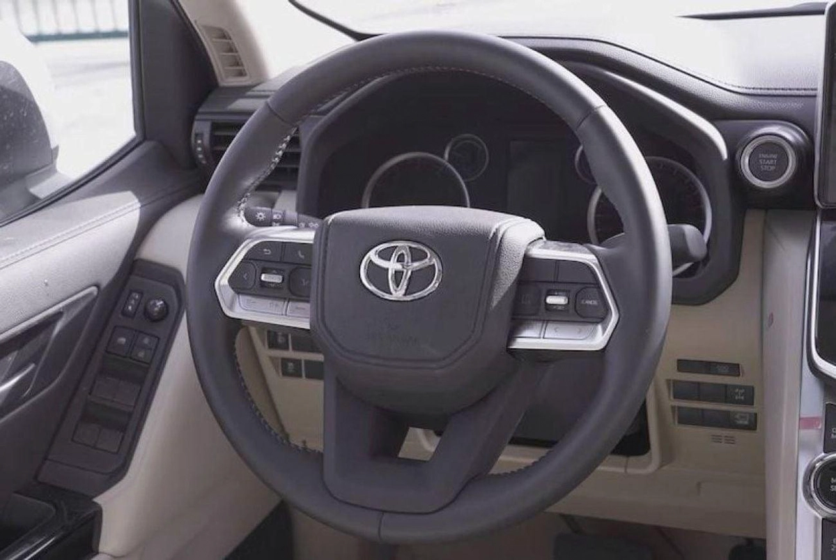 Toyota Land Cruiser GXR 3.5L-8-0