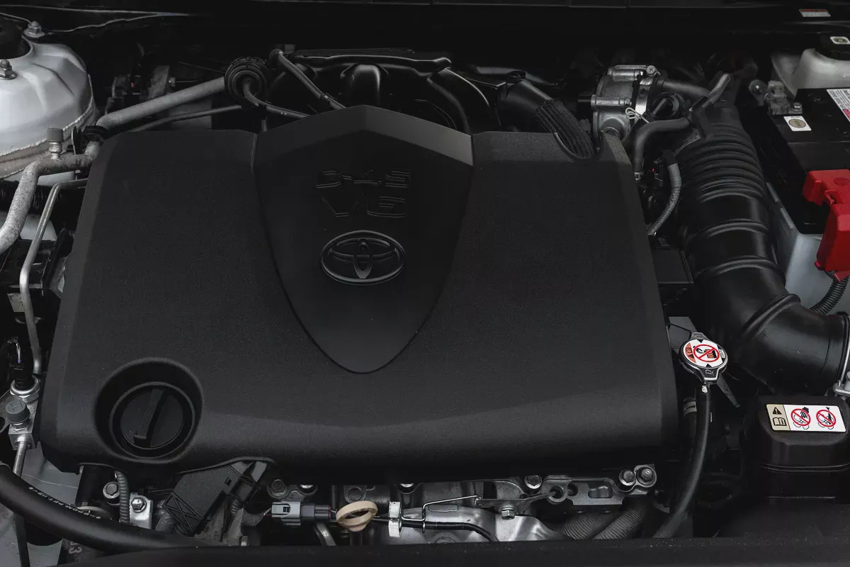 2,155 P.M |  Camry Sport V6 | 0% Downpayment | Toyota Warranty!-13-13